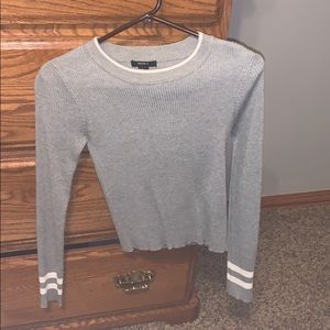 Grey long sleeve sweater